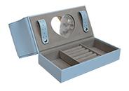 Aufbewahrungsboxen aus Leder und Wildleder